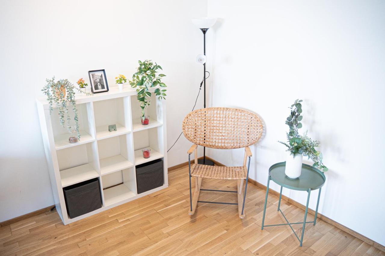 비엔나 Bright & Modern - Balcony - 아파트 외부 사진