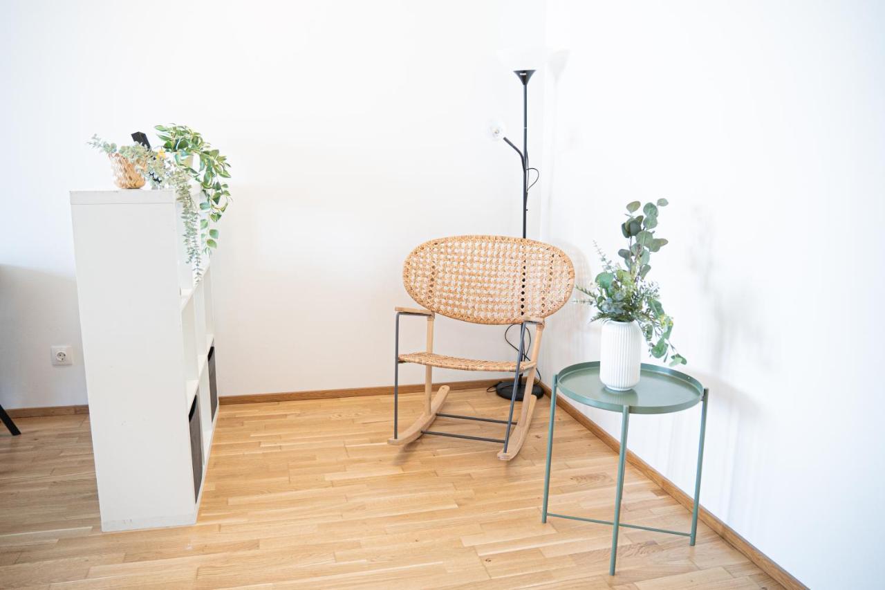 비엔나 Bright & Modern - Balcony - 아파트 외부 사진